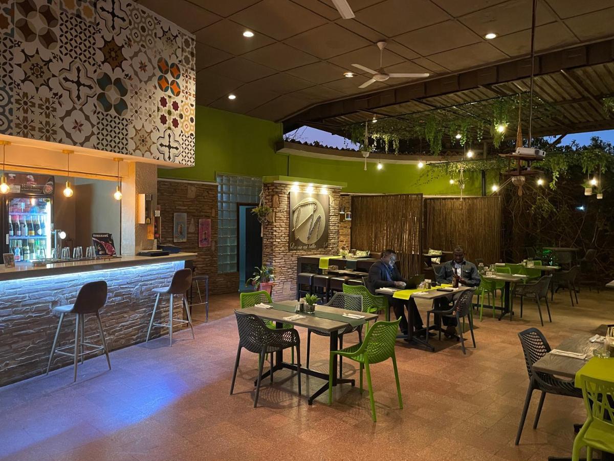 Planet Hotel Hollybum Lubumbashi Kültér fotó
