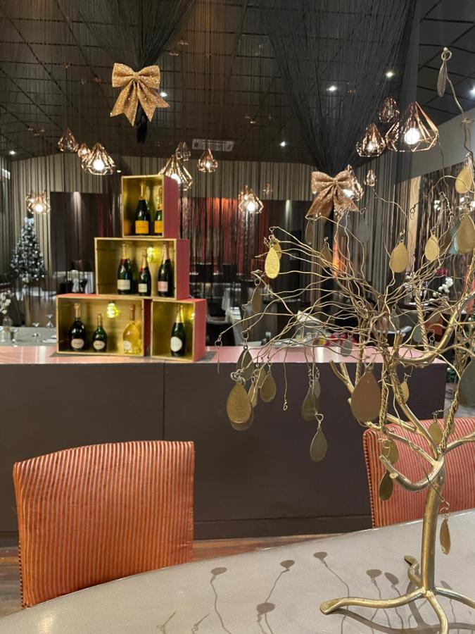 Planet Hotel Hollybum Lubumbashi Kültér fotó