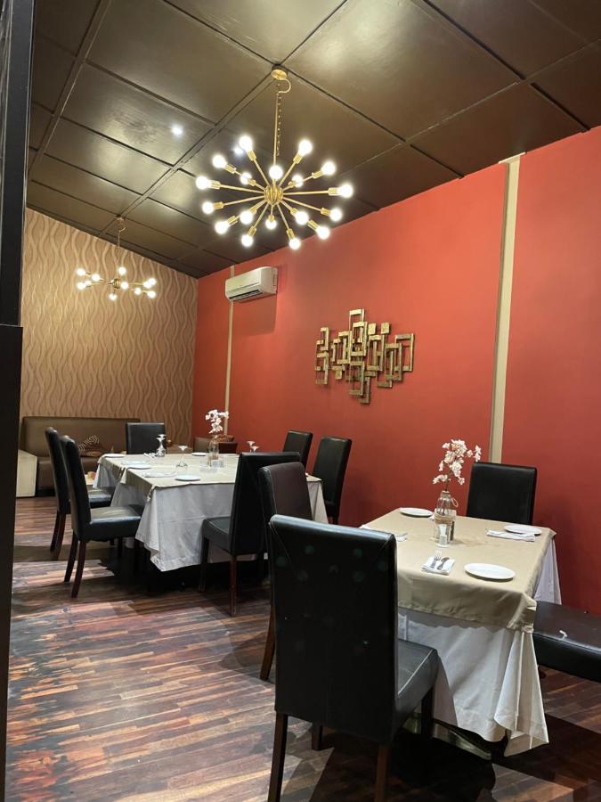 Planet Hotel Hollybum Lubumbashi Kültér fotó