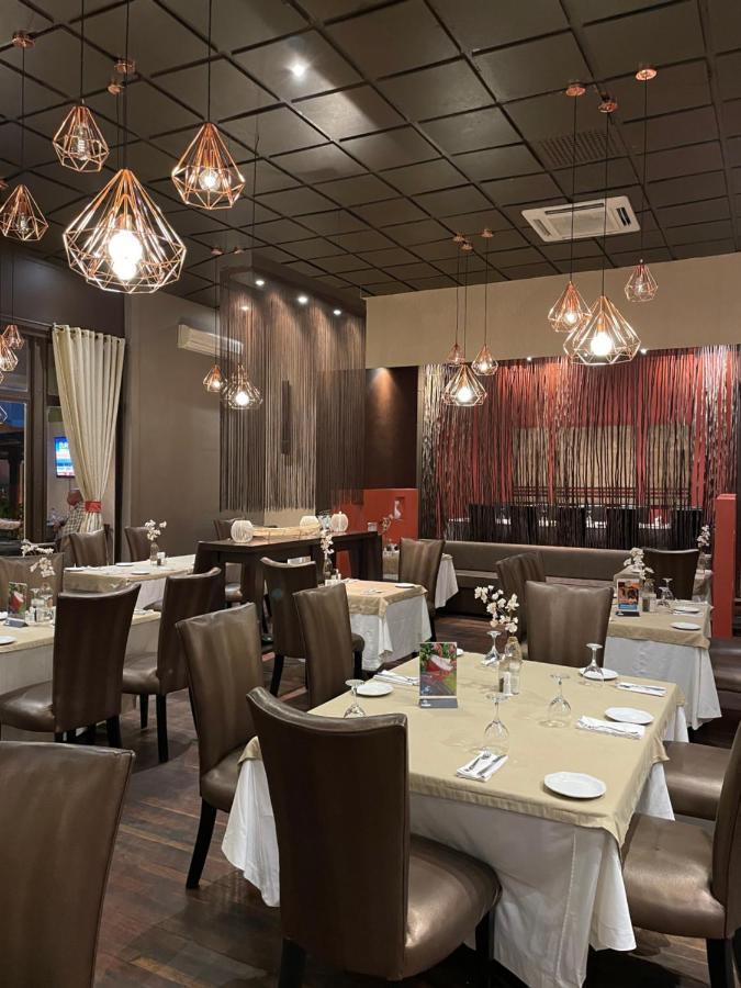 Planet Hotel Hollybum Lubumbashi Kültér fotó