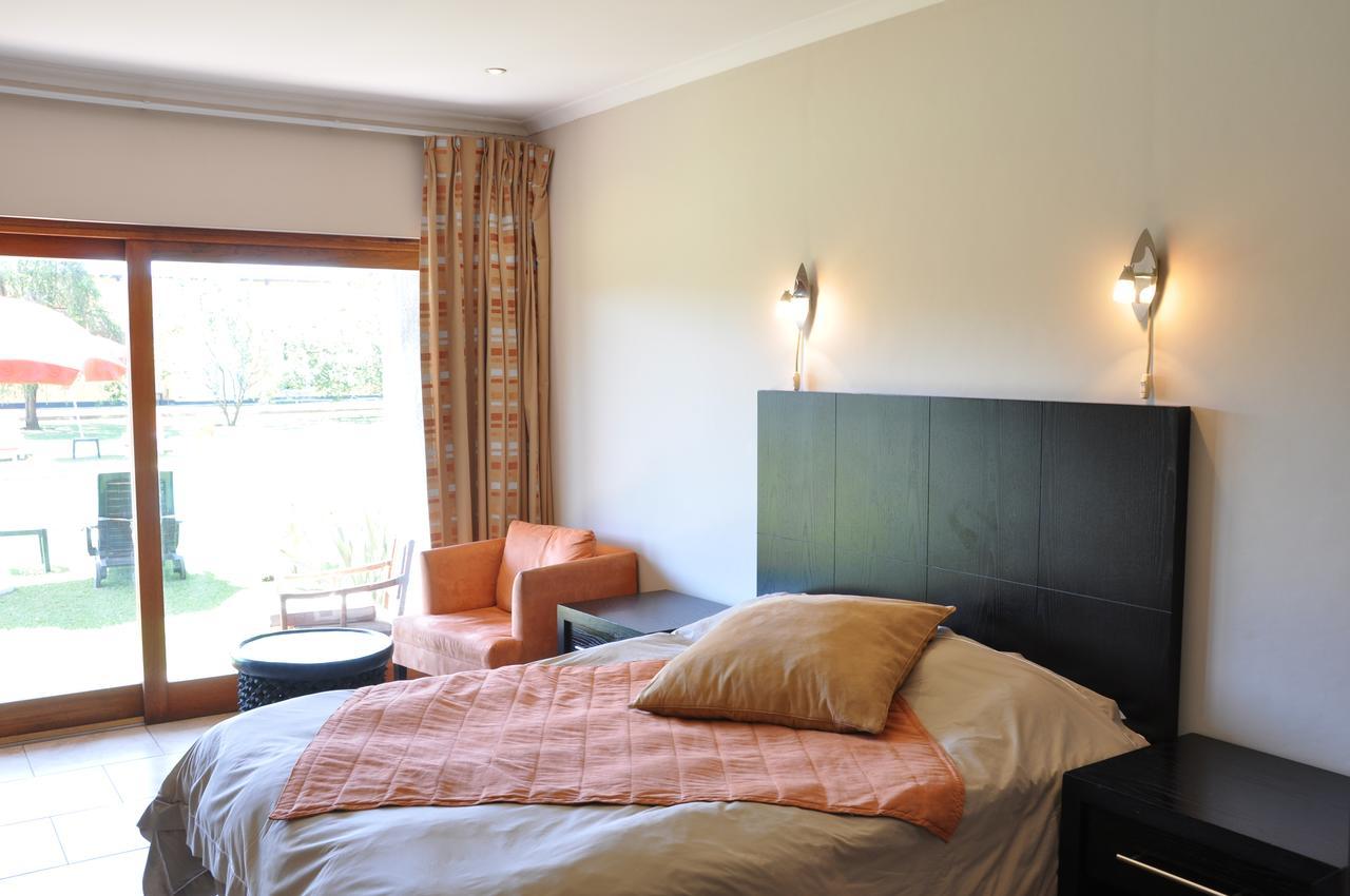 Planet Hotel Hollybum Lubumbashi Kültér fotó